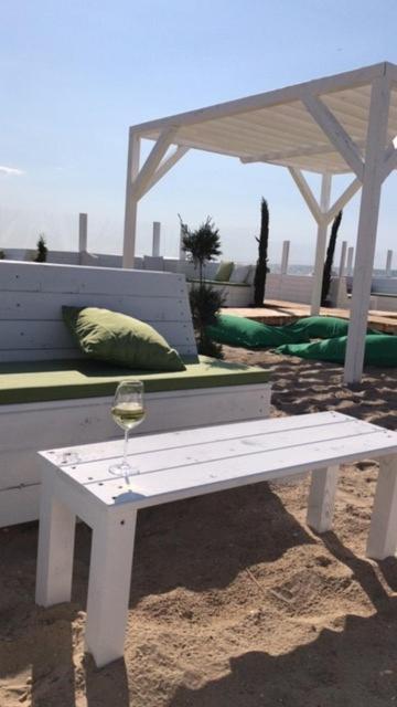 Vakantie Appartement Allure, Met Zuidgericht Tuintje Oostende Bagian luar foto